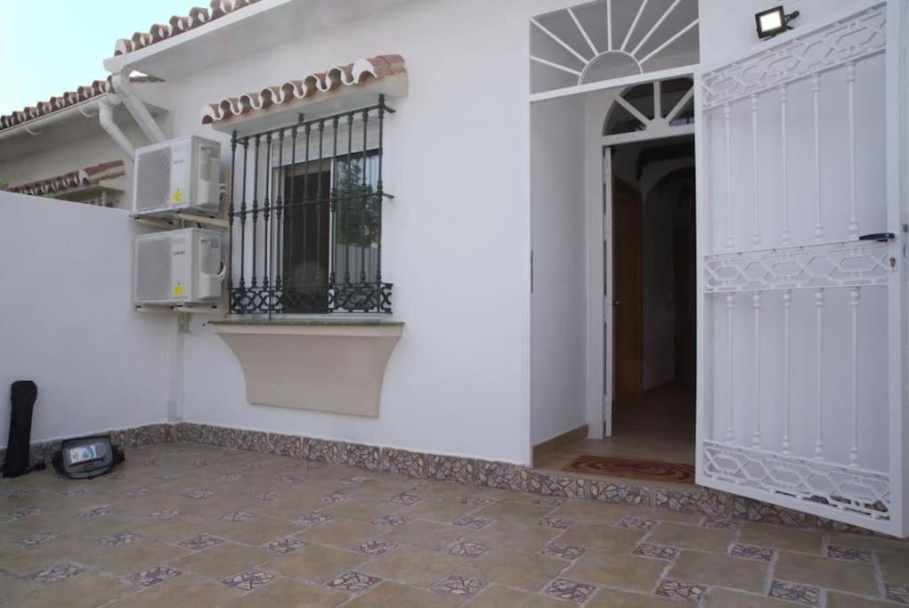 House W Shared Pool, Perfect For Small Families Фуeнхирола Екстериор снимка