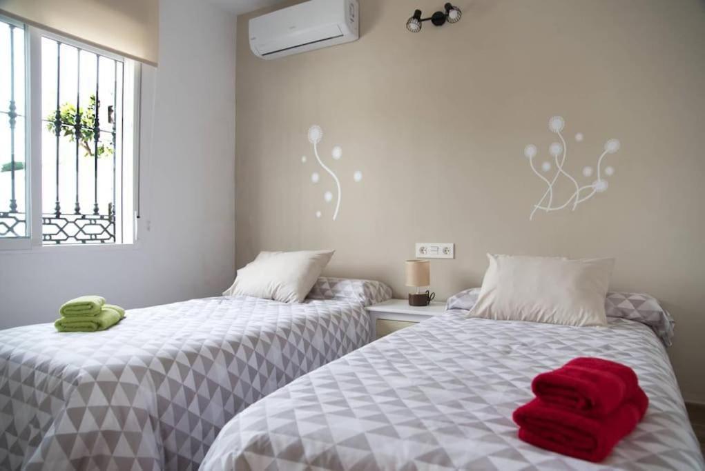 House W Shared Pool, Perfect For Small Families Фуeнхирола Екстериор снимка