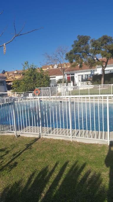 House W Shared Pool, Perfect For Small Families Фуeнхирола Екстериор снимка