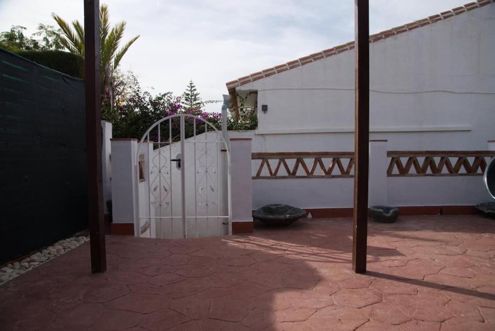 House W Shared Pool, Perfect For Small Families Фуeнхирола Екстериор снимка